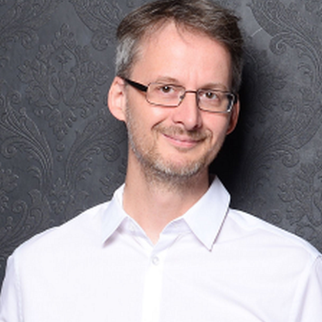 Dr. Adrian Mahlkow, Managing director OpTecBB e.V.